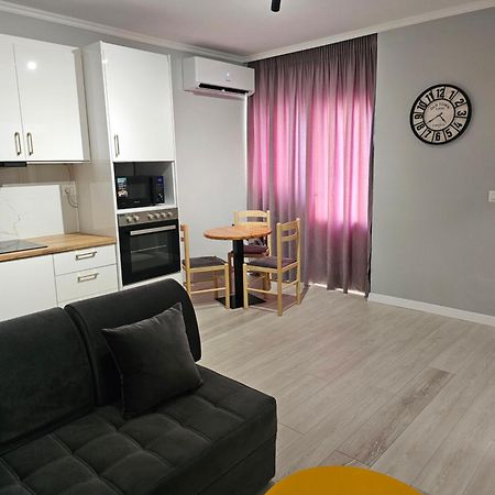 Stephan Apartments ساراندا المظهر الخارجي الصورة