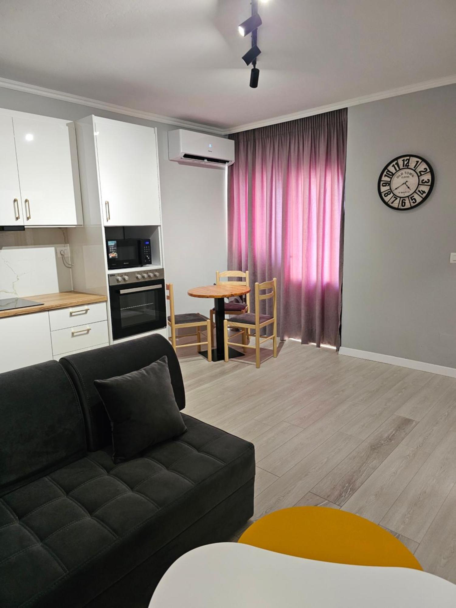 Stephan Apartments ساراندا المظهر الخارجي الصورة